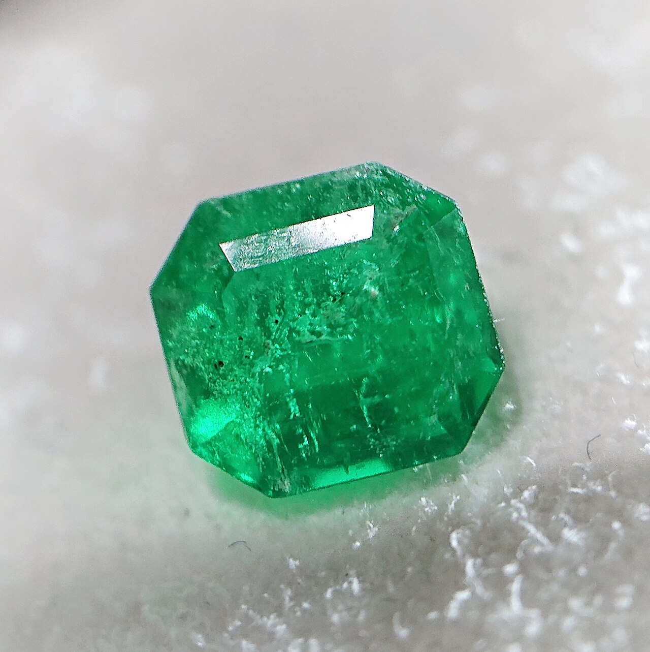 Emerald gemstone photo